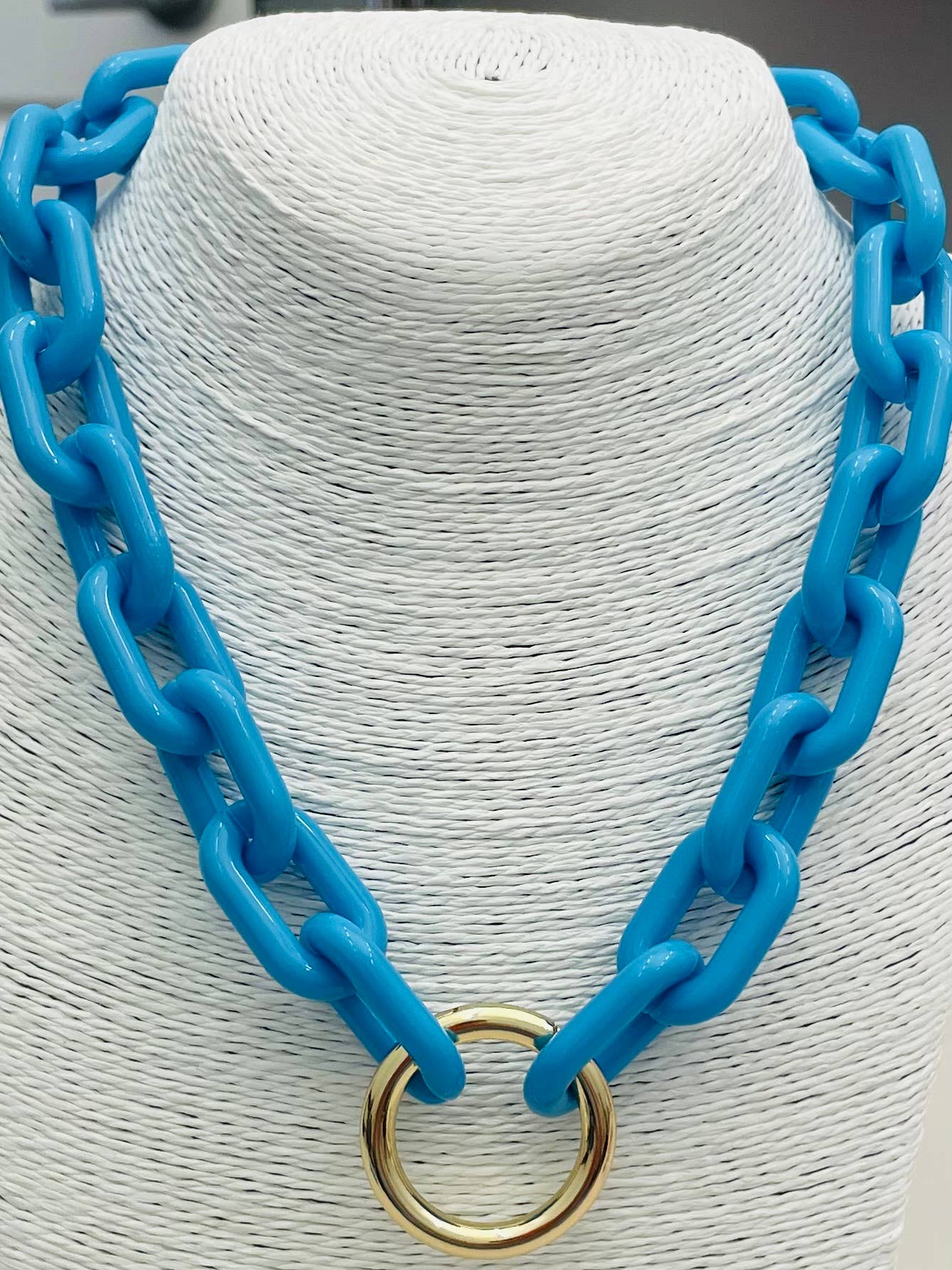 Acrylic Link Necklaces (electric blue)