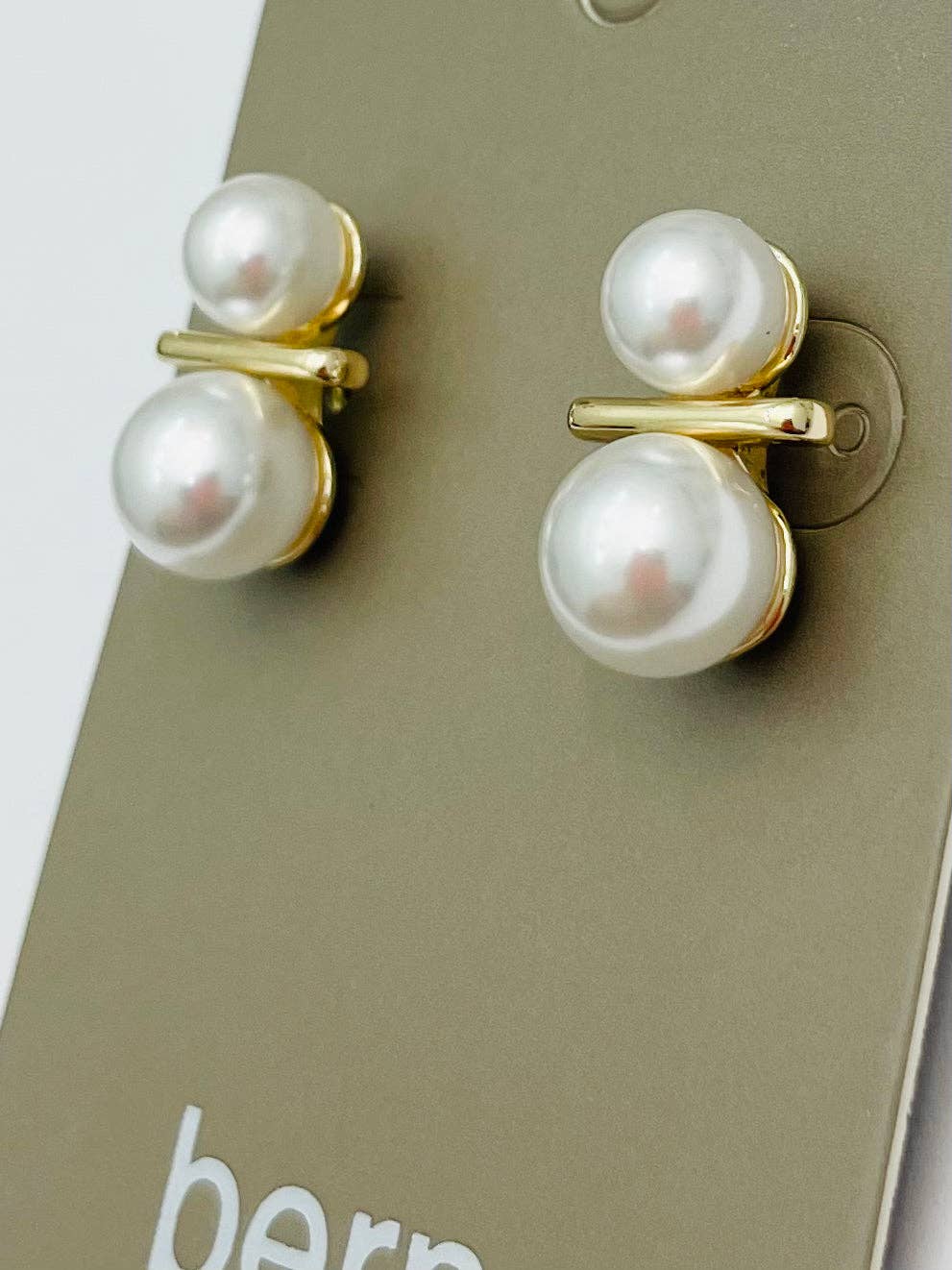 Double Pearl Stud (gold/pearl)
