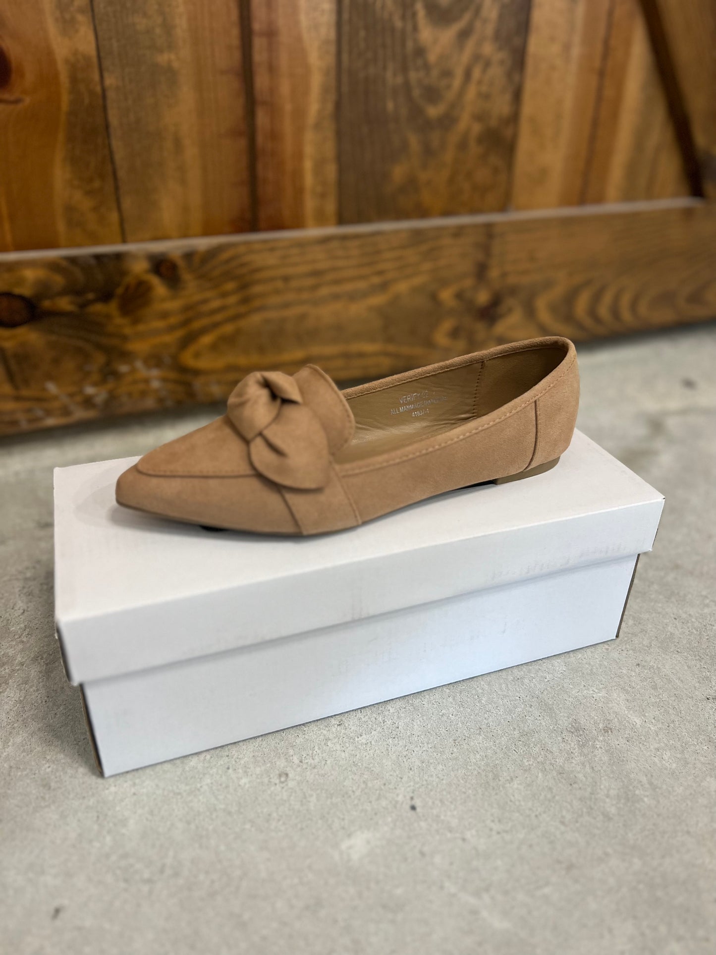 Camel Knot Flats