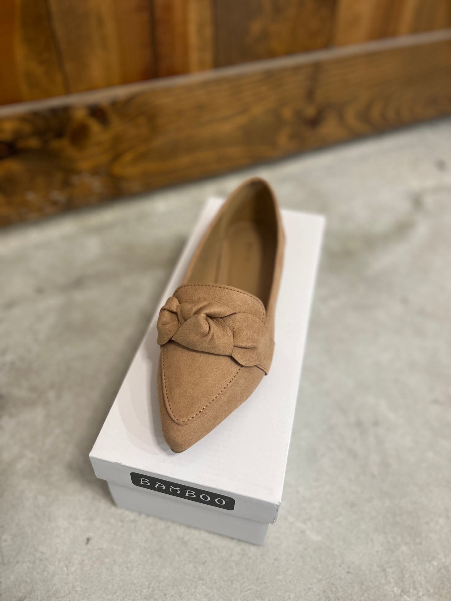 Camel Knot Flats
