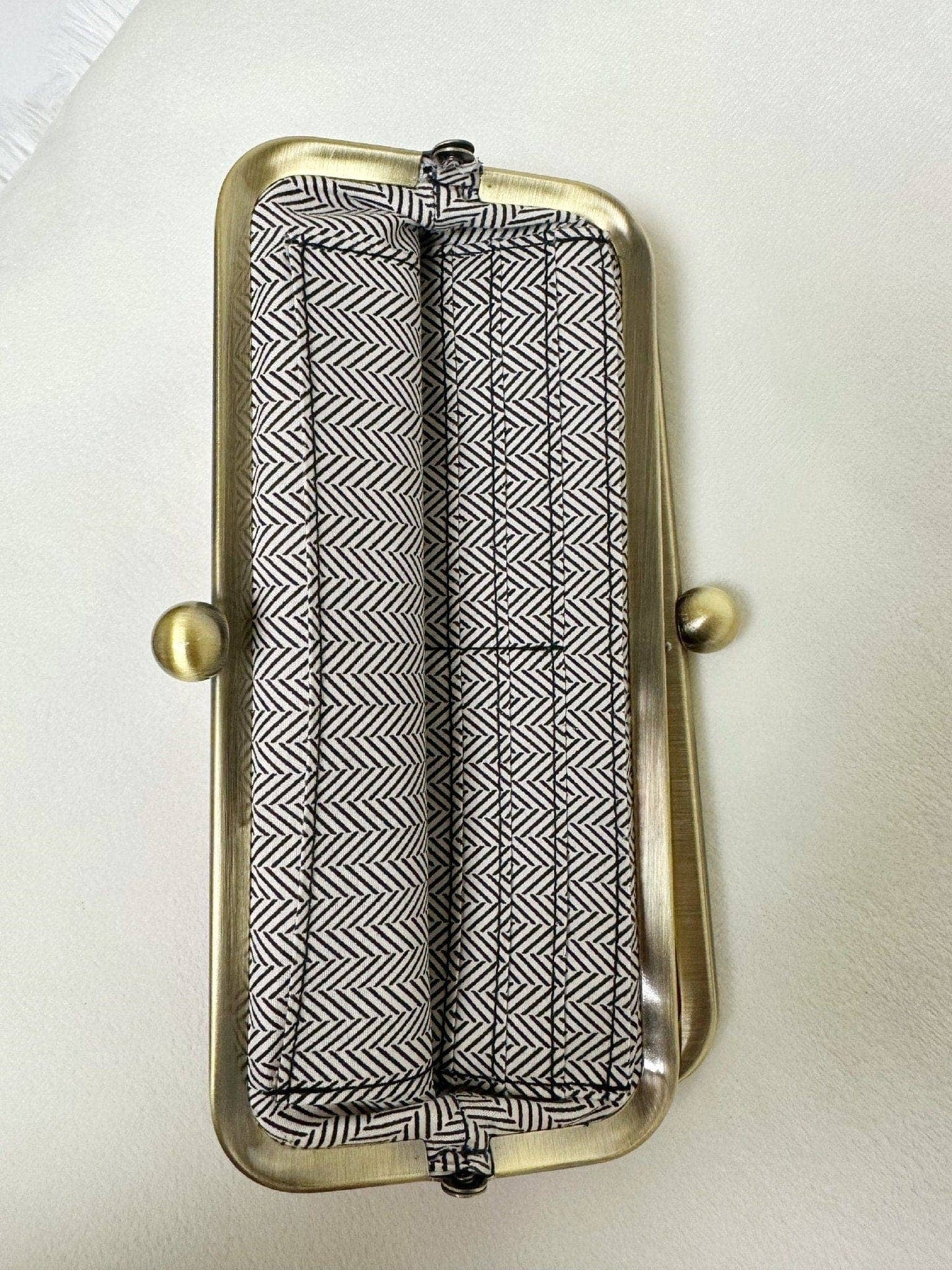 Lock Clutch - Pearl Gray