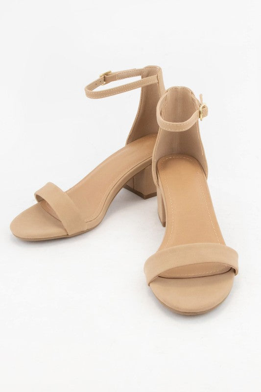 Weekend Nude Heel